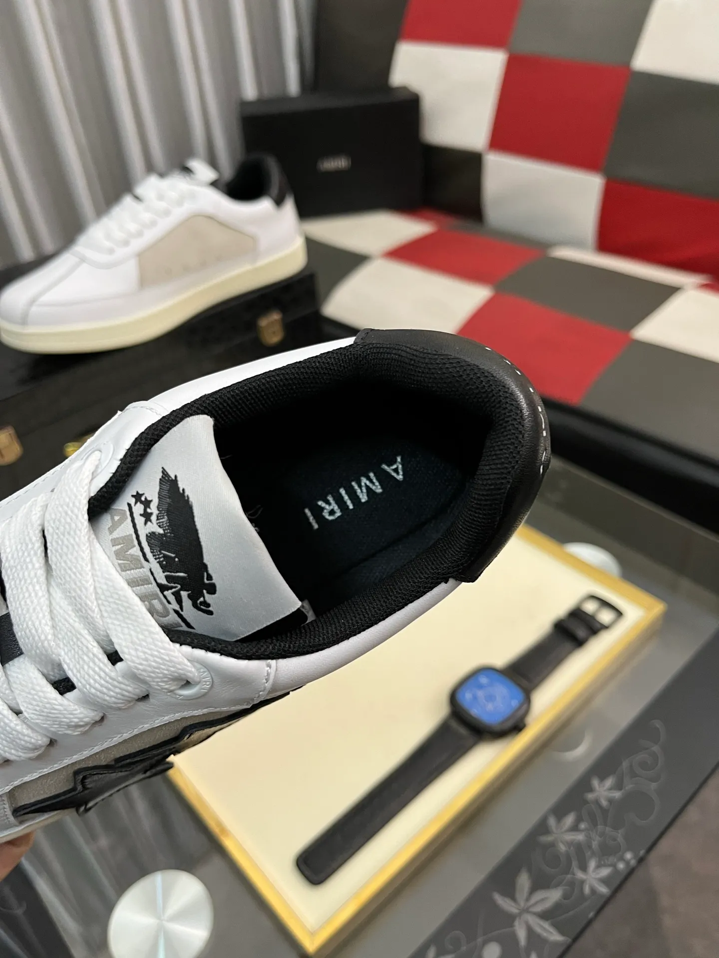 Men's shoes 💰420⌚️⌚️《AMIR*》New men's low-top casual sports sneakers bone shoes, another pair of irresistible bone shoes. Bone shoes are one of AMIRI's most popular items. They use first-layer cowhide uppers. The side bones are made of two cowhide laminations. They have a three-dimensional feel. The leather incisions are all oil-edged. Contrasting color design. Simple style. Fashionable sports. Customized metal LOGO nameplate to embellish shoelaces. Exclusive control of top version. Supports comparison. Breathable mesh lining Original rubber outsole A must-have item for daily leisure Suitable for various occasions Check it out if you pursue high quality Super cool uppers Size: 38-446️⃣ Colors available